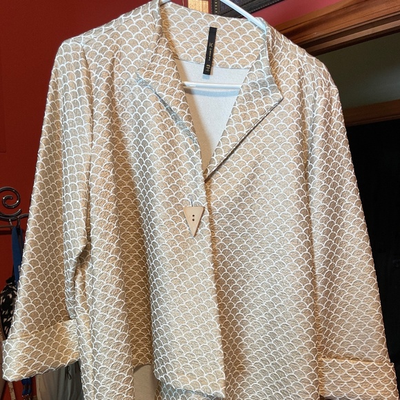 xxl IC by Connie K gold and cream  asymmetrical jacket - Picture 1 of 4